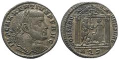 Roman Imperial Coinage Maxentius (306 - 312 n. Chr.). Follis (Bronze). 307 n. Chr. Aquileia. Vs: IMP C MAXENTIVS P F AVG. Kopf mit Lorbeerkranz rechts. Rs: CONSERV - VRB SVAE / AQS. Sitzende Roma nach