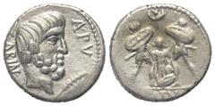 Roman Republican L. Titurius Sabinus. Denar (Silber). 89 v. Chr. Rom. Vs: SABIN. Kopf des Sabinerkönigs Titus Tatius rechts, davor Palmzweig. Rs: Ermordung der Tarpeia durch zwei sabinische Soldaten, 