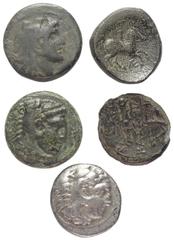 Lots - Ancient Coins Griechische Münzen - Lots. Philippos II. / Alexander III. / Kassandros (Königreich Makedonien). Lot (5 Stück, davon 1x Silber): Bronze, Drachme; ca. 4. - 3. Jhdt. v. Chr. Sehr sch