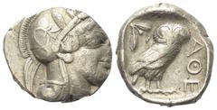 Griechische Münzen Attika. Athen. Tetradrachme (Silber). Ca. 454 - 404 v. Chr. Vs: Kopf der Athena mit ölzweiggeschmücktem attischem Helm, Ohranhänger und Halskette rechts; auf Wange quadratischer Geg
