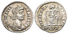 Roman Imperial Coinage Gratianus (367 - 383 n. Chr.). Siliqua (Silber). 378 - 383 n. Chr. Treveri. Vs: D N GRATIANVS P F AVG. Büste mit Perldiadem, Paludament und Panzer rechts. Rs: VIRTVS ROMANORVM /
