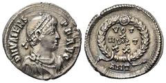 Roman Imperial Coinage Valens (364 - 378 n. Chr.). Siliqua (Silber). 375 - 378 n. Chr. Antiochia. Vs: D N VALENS P F AVG. Büste mit Perldiadem, Paludament und Panzer rechts. Rs: VOT / X / MVLT / XX in