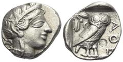 Greek Attika. Athen. Tetradrachme (Silber). Ca. 454 - 404 v. Chr. Vs: Kopf der Athena mit ölzweiggeschmücktem attischem Helm, Ohranhänger und Halskette rechts. Rs: Eule nach rechts stehend, Kopf en fa