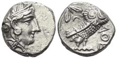 Greek Attika. Athen. Tetradrachme (Silber). Ca. 353 - 294 v. Chr. Vs: Kopf der Athena mit ölzweiggeschmücktem attischem Helm, Ohranhänger und Halskette rechts. Rs: Eule nach rechts stehend, Kopf en fa