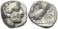 Greek Attika. Athen. Gegengestempelte Prägungen. Tetradrachme (Silber). Ca. 454 - 404 v. Chr. Vs: Kopf der Athena mit ölzweiggeschmücktem attischem Helm, Ohranhänger und Halskette rechts. Rs: Eule nac