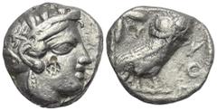 Greek Attika. Athen. Gegengestempelte Prägungen. Tetradrachme (Silber). Ca. 454 - 404 v. Chr. Vs: Kopf der Athena mit ölzweiggeschmücktem attischem Helm, Ohranhänger und Halskette rechts. Rs: Eule nac