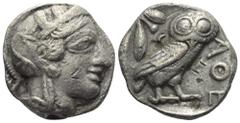 Greek Attika. Athen. Gegengestempelte Prägungen. Tetradrachme (Silber). Ca. 454 - 404 v. Chr. Vs: Kopf der Athena mit ölzweiggeschmücktem attischem Helm, Ohranhänger und Halskette rechts. Rs: Eule nac