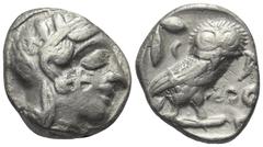 Greek Attika. Athen. Gegengestempelte Prägungen. Tetradrachme (Silber). Ca. 454 - 404 v. Chr. Vs: Kopf der Athena mit ölzweiggeschmücktem attischem Helm, Ohranhänger und Halskette rechts. Rs: Eule nac
