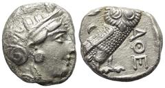 Griechische Münzen Attika. Athen. Tetradrachme (Silber). Ca. 286 - 267 v. Chr. Vs: Kopf der Athena mit Profilauge mit ölzweiggeschmücktem attischem Helm, Ohranhänger und Halskette rechts. Rs: Eule nac