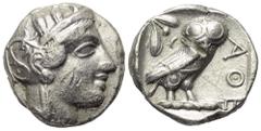 Griechische Münzen Attika. Athen. Gegengestempelte Prägungen. Tetradrachme (Silber). Ca. 454 - 404 v. Chr. Vs: Kopf der Athena mit ölzweiggeschmücktem attischem Helm, Ohranhänger und Halskette rechts.