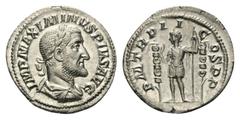MAXIMINUS I. THRAX (235 - 238 n. Chr.). Denar. 236 n. Chr. Rom. Vs: IMP MAXIMINVS PIVS AVG. Büste mit Lorbeerkranz, Paludament und Panzer rechts. Rs: P M TR P II - C - OS P P. Maximinus mit erhobener 