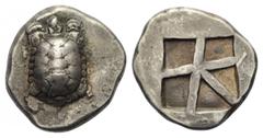 AIGINA. Aigina. Stater. Ca. 445 - 430 v. Chr. Vs: Landschildkröte. Rs: Fünfgeteiltes Quadratum incusum. SNG Copenhagen 516. HGC 6, 437. Vs. Leichter Doppelschlag, fast vorzüglich. 12,30 g 22 mm