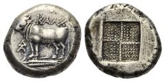BITHYNIEN. Kalchedon. Tetradrachmon. Ca. 387 - 340 v. Chr. Vs: ΚΑΛΧ. Stier auf einer Ähre nach links stehend, den Kopf en face; im Feld links Monogramm aus ΔΑ. Rs: Viergeteiltes Quadratum incusum mit 