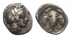 ATTIKA. Athen. Trihemiobol. Ca. 454 - 404 v. Chr. Vs: Kopf der Athena mit attischem Helm rechts. Rs: A / Θ - E (retrograd). Eule mit geöffneten Flügeln en face stehend, darüber Olivenblätter. Svoronos