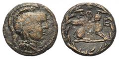 ATTIKA. Athen. Pseudo-autonome Prägungen. Bronze. Ca. 25 - 19 v. Chr. Vs: Kopf der Athena mit korinthischem Helm rechts. Rs: ΑΘ - Ε. Sphinx nach rechts sitzend; das Ganze in Olivenkranz. SNG Copenhage