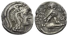 Attika. Athen. Tetradrachme. 95 / 94 v. Chr. Vs: Kopf der Athena mit attischem Helm rechts. Rs: Eule auf liegender Amphora nach rechts stehend, den Kopf en face; rechts im Feld Schlange, Magistrate: X