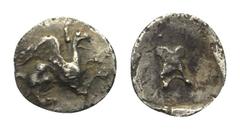 Ionien. Teos. Tetartemorion. Ca. 5. - 4. Jhdt. v. Chr. Vs: Greif nach rechts stehend. Rs: Astragal in Quadratum incusum. 7 mm. 0,21 g. SNG Kayhan II, - (vgl. 1497: Bronze); Slg. Klein 475. Selten . Se