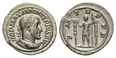 Maximinus I. Thrax (235 - 238 n. Chr.). Denar. 235 n. Chr. Rom. Vs: IMP MAXIMINVS PIVS AVG. Büste mit Lorbeerkranz, Paludament und Panzer rechts. Rs: P M - TR - P P P. Maximinus mit erhobener Rechter 