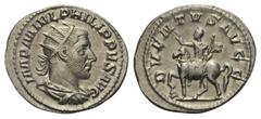 Philippus I. Arabs (244 - 249 n. Chr.). Antoninian. 245 n. Chr. Rom. Vs: IMP M IVL PHILIPPVS AVG. Büste mit Strahlenkrone, Paludament und Panzer rechts. Rs: ADVENTVS AVGG. Philippus I. mit erhobener R