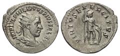 Philippus I. Arabs (244 - 249 n. Chr.). Antoninian. 244 - 245 n. Chr. Antiochia. Vs: IMP IVL PHILIPPVS PIVS FEL AVG. Büste mit Strahlenkrone, Paludament und Panzer rechts, darunter P M. Rs: VIRTVS EXE