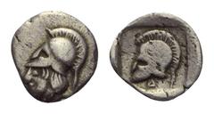 Greek Thrako-Makedonische Prägungen. Derrones. Hemiobol. 5. Jhdt. v. Chr. Vs: Kopf der Athena mit korinthischem Helm links. Rs: Korinthischer Helm, darunter Delta; alles in Quadratum incusum. 8 mm. 0,