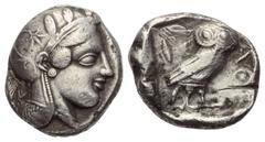Greek Attika. Athen. Tetradrachme. Ca. 454 - 404 v. Chr. Vs: Kopf der Athena mit ölzweiggeschmücktem, attischem Helm, Ohranhänger und Halskette rechts. Rs: Eule nach rechts stehend, Kopf en face, im F