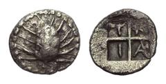 Greek Makedonien. Tragilos. Hemiobol. Ca. 450 - 400 v. Chr. Vs: Kornähre. Rs: Viergeteiltes Quadratum incusum mit Ethnikon. 8 mm. 0,23 g. HGC 3, 745. Sehr schön.