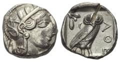 Greek Attika. Athen. Tetradrachme. Ca. 454 - 404 v. Chr. Vs: Kopf der Athena mit ölzweiggeschmücktem, attischem Helm, Ohranhänger und Halskette rechts. Rs: Eule nach rechts stehend, Kopf en face, im F