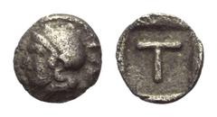 Greek Arkadien. Tegea. Tetartemorion. Ca. 423 - 400 v. Chr. Vs: Kopf der Athena mit attischem Helm links. Rs: T in vertieftem Quadratum. 7 mm. 0,24 g. HGC 5, 1054. Sehr selten. Sehr schön.