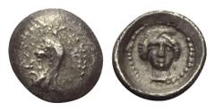 Greek Dynasten von Lykien. Unbestimmte Dynasten. Obol. Ca. 410 - 400 v. Chr. Vs: Kopf des Dynasten mit Kyrbasia links. Rs: Kopf einer weiblichen Gottheit en face; das Ganze in Perlkreis und vertieftem
