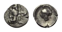 Greek Kilikien. Ungesicherte Münzstätten. Tetartemorion. 4. Jhdt. v. Chr. Vs: Persischer Großkönig mit Bogen und Dolch im Knielauf nach rechts. Rs: Kopf der Athena mit attischem Helm links. 6 mm. 0,16