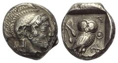 Greek Attika. Athen. Tetradrachme. Ca. 500 - 480 v. Chr. Vs: Kopf der Athena mit attischem Helm und Ohranhänger rechts. Rs: Eule nach rechts stehend, Kopf en face, im Feld links oben Olivenzweig und M