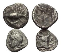 Greek Griechische Münzen - Lots. Mysien. Kyzikos. Lot (2 Stück): 1 Obol / 1 Hemiobol, 6. - 5. Jhdt. v. Chr. Vs: Thunfisch mit Lorus im Maul nach links schwimmend / Kopf des Attis mit phrygischer Kappe