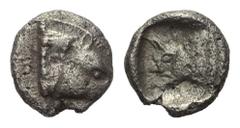 Greek Dynasten von Lykien. Unbestimmte Dynasten. Obol. Ca. 490 - 440 v. Chr. Vs: Eberkopf rechts. Rs: Androkephale Stierprotome links; das Ganze in Quadratum incusum. 10 mm. 0,88 g. Vgl. CNG, Electron