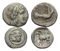 Greek Griechische Münzen - Lots. Thessalien / Sikyonien. Pharkadon / Sikyon. Lot (2 Stück): 1 Hemiobol, 1 Obol. 4. Jhdt. v. Chr. Vs: Apollonkopf rechts / Stierkopf rechts. Rs: Taube n. r. fliegend / W