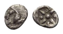 Greek Ionien. Ungesicherte Münzstätten. Tetartemorion (Silber). Ca. 550 - 500 v. Chr. Vs: Pegasosprotome links. Rs: Sternenornament in Quadratum incusum. 6 mm. 0,20 g. Vgl. Nomos, Obolos 1 (2015), Nr.