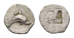 Greek Inseln vor Thrakien. Thasos. Tetartemorion (Silber). Ca. 435 - 411 v. Chr. Vs: Delphin nach rechts springend, darüber Punkt. Rs: Viergeteiltes Quadratum incusum. 7 mm. 0,18 g. Vgl. HGC 6, 338 (H