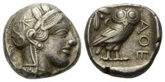 Greek Attika. Athen. Tetradrachme (Silber). Ca. 454 - 404 v. Chr. Vs: Kopf der Athena mit ölzweiggeschmücktem, attischem Helm, Ohranhänger und Halskette rechts. Rs: Eule nach rechts stehend, Kopf en f