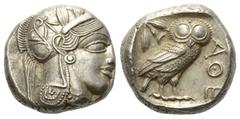Greek Attika. Athen. Tetradrachme (Silber). Ca. 454 - 404 v. Chr. Vs: Kopf der Athena mit ölzweiggeschmücktem, attischem Helm, Ohranhänger und Halskette rechts. Rs: Eule nach rechts stehend, Kopf en f