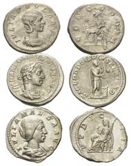 Roman Coins - Lots Römische Münzen - Lots. Elagabalus (218 - 222 n. Chr.) / Iulia Paula (Gemahlin des Elagabal) / Iulia Maesa (Großmutter des Elagabalus). Lot (3 Stück): 3 Denare (Silber). Rom. Vs: Bü