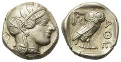 Greek Attika. Athen. Tetradrachme (Silber). Ca. 454 - 404 v. Chr. Vs: Kopf der Athena mit ölzweiggeschmücktem, attischem Helm, Ohranhänger und Halskette rechts. Rs: Eule nach rechts stehend, Kopf en f