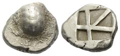 Greek Inseln vor Attika. Aigina. Stater (Silber). Ca. 445 - 430 v. Chr. Vs: Landschildkröte. Rs: Quadratum incusum, durch dicke Balken in fünf Felder unterteilt. 19 mm. 12,14 g. HGC 6, 437; Milbank Pe