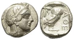 Greek Attika. Athen. Tetradrachme (Silber). Ca. 454 - 404 v. Chr. Vs: Kopf der Athena mit ölzweiggeschmücktem, attischem Helm, Ohranhänger und Halskette rechts. Rs: Eule nach rechts stehend, Kopf en f