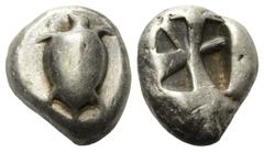 Greek Inseln vor Attika. Aigina. Stater (Silber). Ca. 550 - 525 v. Chr. Vs: Seeschildkröte. Rs: Fünfgeteiltes Quadratum incusum. 20 mm. 11,84 g. HGC 6, 427. Feine Kratzer, sehr schön.