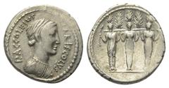 Roman Republican P. Accoleius Lariscolus. Denar (Silber). 41 v. Chr. Rom. Vs: P ACCOLEIVS LARISCOLVS. Drapierte Büste der Diana Nemorensis rechts. Rs: Dreifiguriges Kultbild der Diana Nemorensis (Dian