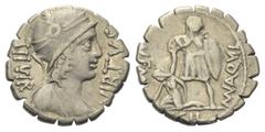 Roman Republican Mn. Aquillius. Denar (Silber). 71 v. Chr. Rom. Vs: VIRTVS III VIR. Drapierte Büste der Virtus mit Helm rechts. Rs: MN AQVIL MN F MN N. Krieger mit Schild nach links stehend und zu Bod