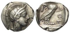 Greek Attika. Athen. Tetradrachme (Silber). Ca. 454 - 404 v. Chr. Vs: Kopf der Athena mit ölzweiggeschmücktem, attischem Helm, Ohranhänger und Halskette rechts. Rs: Eule nach rechts stehend, Kopf en f