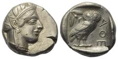 Greek Attika. Athen. Tetradrachme (Silber). Ca. 454 - 404 v. Chr. Vs: Kopf der Athena mit ölzweiggeschmücktem attischem Helm, Ohranhänger und Halskette rechts. Rs: Eule nach rechts stehend, Kopf en fa