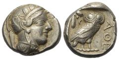 Greek Attika. Athen. Tetradrachme (Silber). Ca. 454 - 404 v. Chr. Vs: Kopf der Athena mit ölzweiggeschmücktem attischem Helm, Ohranhänger und Halskette rechts. Rs: Eule nach rechts stehend, Kopf en fa