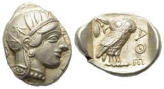 Greek Attika. Athen. Tetradrachme (Silber). Ca. 454 - 404 v. Chr. Vs: Kopf der Athena mit ölzweiggeschmücktem attischem Helm, Ohranhänger und Halskette rechts. Rs: Eule nach rechts stehend, Kopf en fa